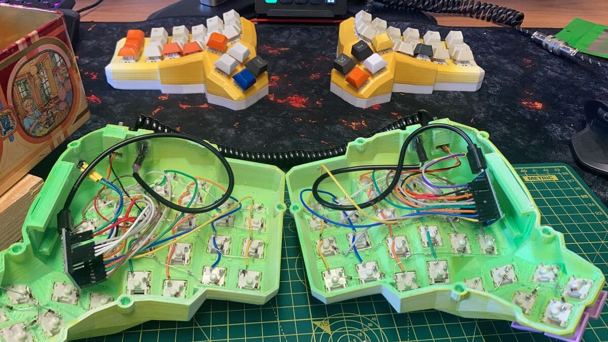 3D printed custom keyboard by Ivan Loire